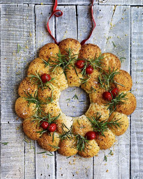 Surprisingly easy and impressive for christmas! Cheese bread sharing wreath | Recipe | Holiday bread ...