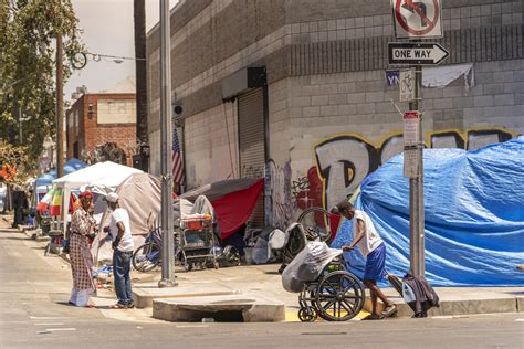 Newsoms Controversial Mental Health Care Plan For Homeless Advances