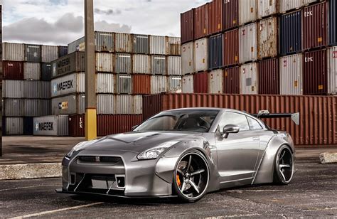 ONE BY NEWS Exclusive Motoring Nissan GT R Black Edition Liberty Walk Wide Body Kit On Forgiato