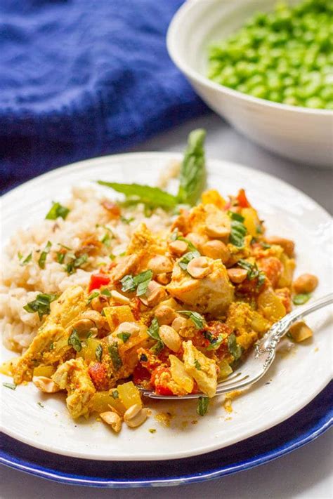 Tender, succulent pieces of meat are cooked in a spicy gravy that makes it the perfect bowl of comfort food with basmati rice. Quick chicken curry {15 minutes} (+ video) - Family Food on the Table