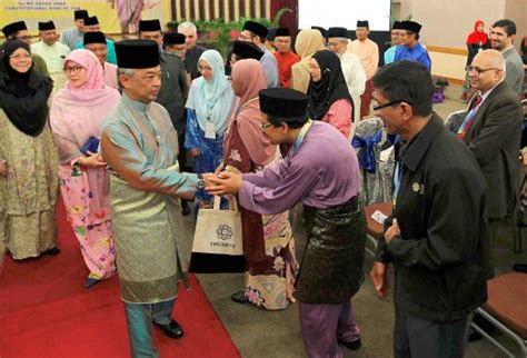 Gurauan kdytm tengku mahkota pahang. Tengku Mahkota Pahang rasmi Muzium Masjid Sultan Abdullah ...