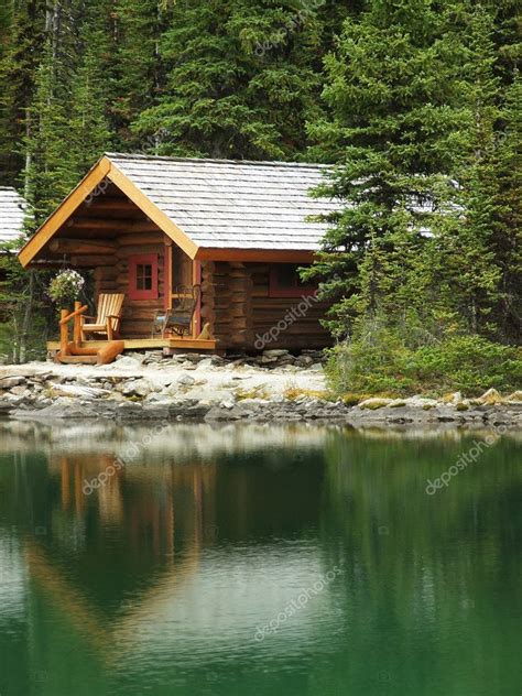 Wooden Cabin At Lake Ohara Yoho National Park Canada — Stock Photo