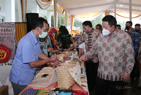 Jarak dari kota pati ± 27 km fasilitas : Buka Semarak Batik, Gubernur Harapkan Ciri Khas Kabupaten ...