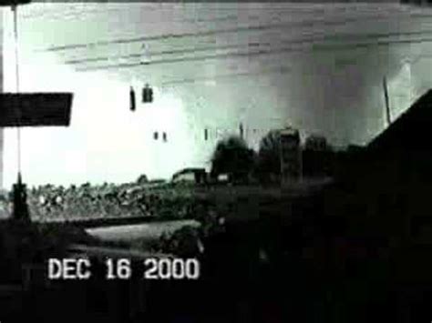 We have turned comments off! F-4 Tornado in Tuscaloosa, Al-- Dec. 16th 2000 - YouTube