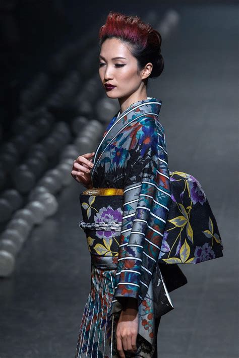 Vestiremo Alla Giapponese Il Kimono Tra Modernit E Tradizione A Tokyo Fashion Photogallery