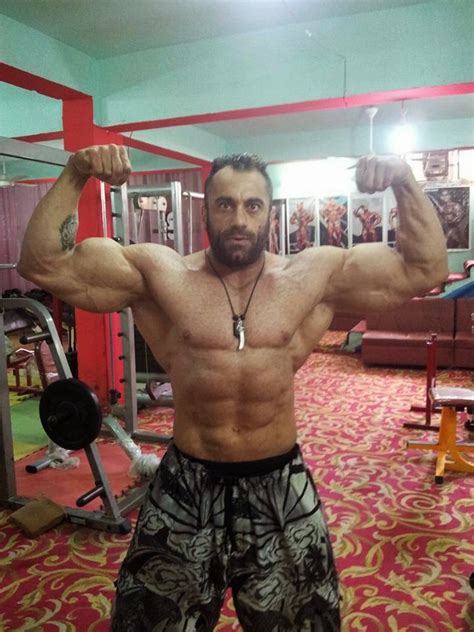 Muscle Lover Iraqi Kurdish Bobybuilder Salah