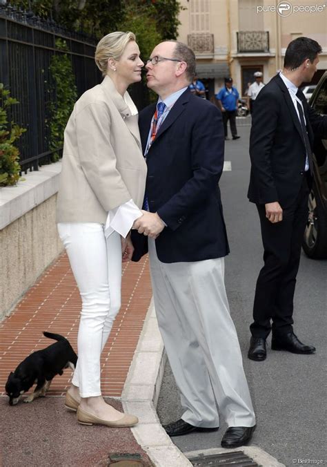 Jul 02, 2021 · charlene de monaco en fête, de loin : PHOTOS - Le prince Albert II de Monaco et son épouse la ...