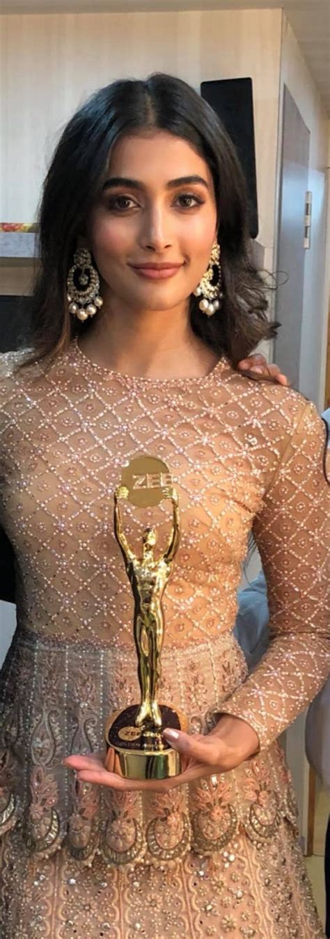 Pooja Hegde Hot Stills In Pink Dress At Zee Golden Awards Glamorous