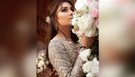 Ayeza Khan Looks Ethereal In Wedding Photoshoot