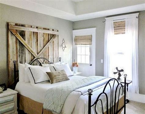 15 Beautiful Rustic Farmhouse Style Bedroom Design Ideas