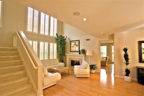 25 Living Rooms With Hardwood Floors