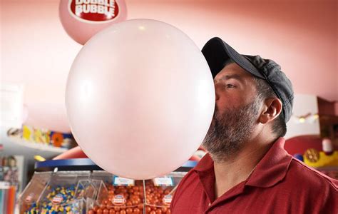 Largest Bubblegum Bubble Blown Guinness World Records Guinness