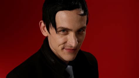 Join A Chat With Gothams Robin Lord Taylor Aka Penguin On