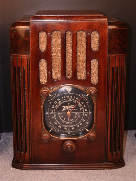 Enjoy your favorite music, news, sports, and thousands of online stations at liveonlineradio.net. Zenith Model 10-S-130 (10S130) Black-Dial Tombstone Radio ...