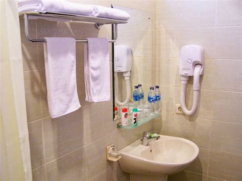 Harga yang tercantum adalah referensi dari harga produk. Perlengkapan Kamar Mandi Minimalis Yang Wajib Ada | Rumah ...