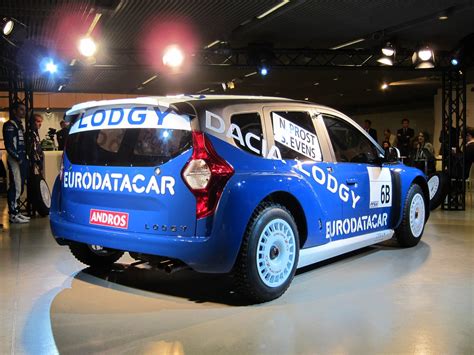 Dacia lodgy nu este numai practică pentru orice. Dacia Lodgy. De ce se numeste asa primul monovolum Dacia ...