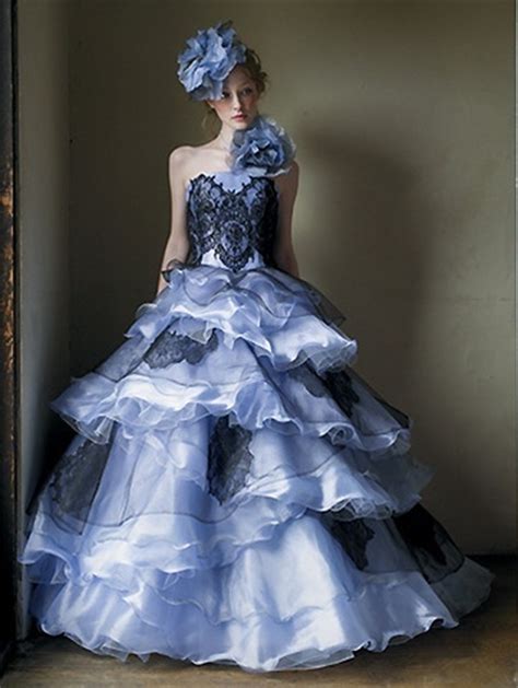 Semi antique models in this color become greater effect aristocracy and elegance. Light Blue Wedding Dress