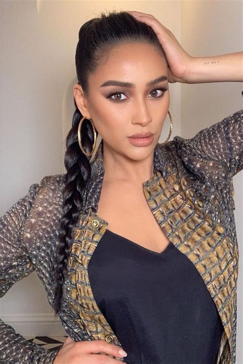 Shay Mitchell Just Ditched Her Long Wavy Hair For A Short Edgy Look
