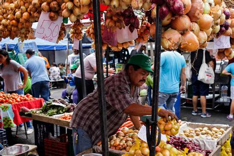 Costa Ricas Farmers Market The Ideal Place To Save Money