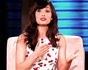 Kitsy Kg Sarah Shahi GIF Auf GIFER Suchen