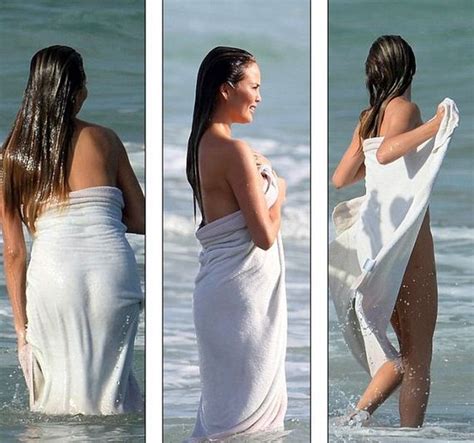 Girls Nude On A Beach Photos Of Women
