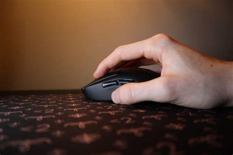 The Best Mouse Grip For Gaming Palm Vs Claw Vs Fingertip Gaminggem