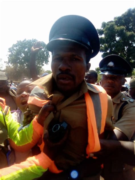 Fake Malawi Police Officer Yelofas Holace Arrested In Ntcheu The Maravi Post