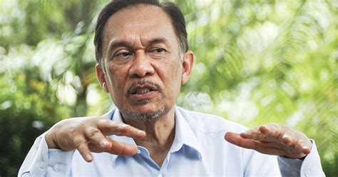 (hc) anwar bin ibrahim (lahir 10 ogos 1947) ialah seorang ahli politik malaysia, yang berkhidmat sebagai ahli parlimen di parlimen malaysia, atas kapasitinya sebagai ahli parlimen port dickson. Anwar Ibrahim Funny / Anwar Ibrahim Images Stock Photos ...