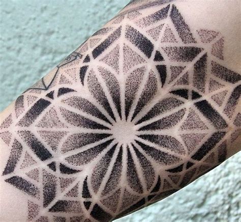 100 Amazing Dotwork Tattoo Ideas That You Ll Love Arm Tattoo Dot