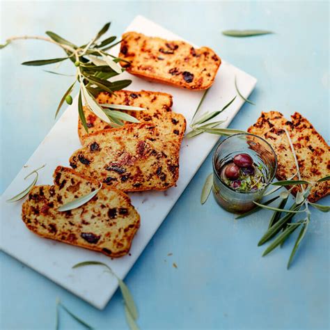 Genieße dein getränk egal ob zu hause, auf der terrasse, im garten oder #unterwegs zum beispiel beim #junggesellenabschied🎉. Herzhafter Oliven-Tomaten-Kuchen | Tupperware