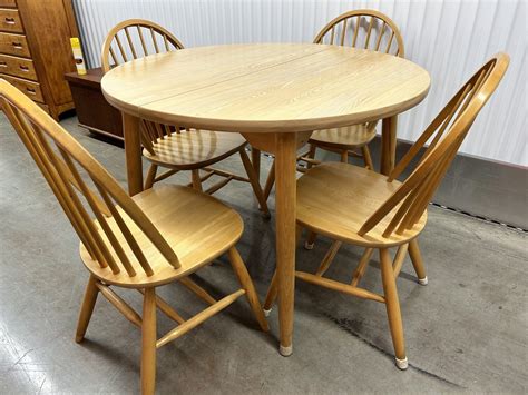 Round Oak Kitchen Table 4 Chairs 1046