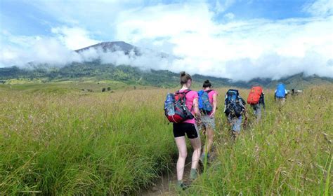 mount rinjani trekking package 3 days 2 nights start climb from sembalun lawang lombok island