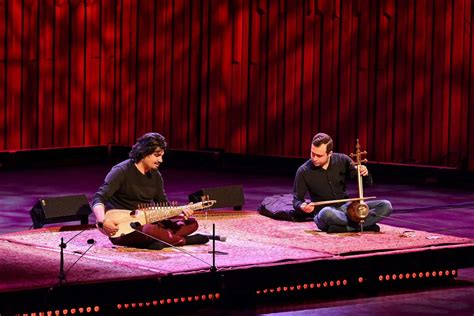 Homayoun Sakhi Benteng Musik Tradisional Afghanistan Kompasid