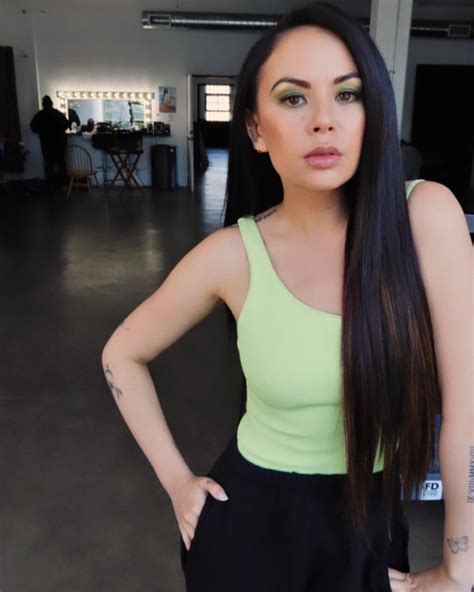 Pin De Megan Deangelis Em Janel Parrish Janel Parrish Feminino Foto E Video