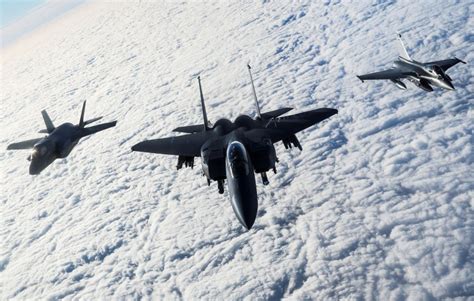 Video Us Air Force F 15 Fighter Jets Fire Live Missiles Over