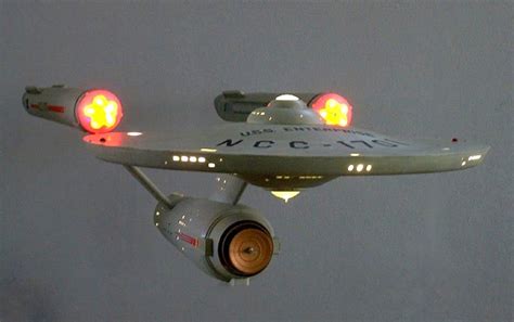 Polar Lights Scale Star Trek USS Enterprise NCC November