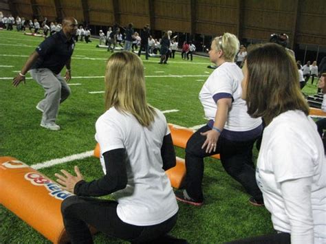 Goodell Joins Moms At Chicago Clinic On Football Safety