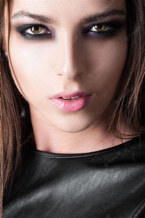 Premium Photo | Close up portrait of beauty model girl with bright