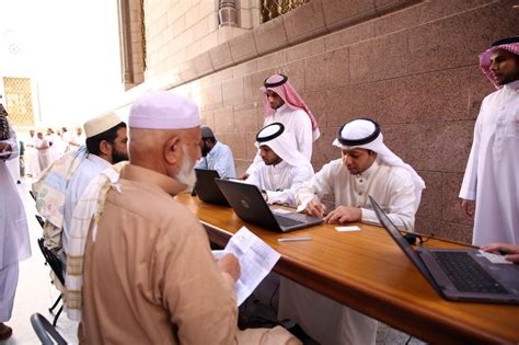 بالصور إدارة الأبواب بالمسجد النبوي تتأهب لاستقب