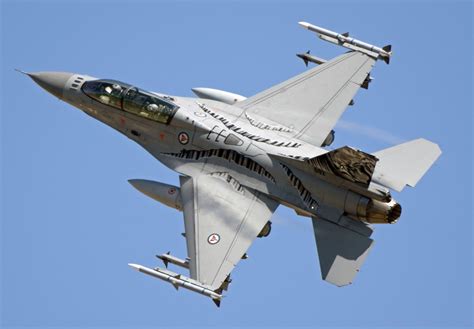 Military General Dynamics F 16 Fighting Falcon Hd Wallpaper