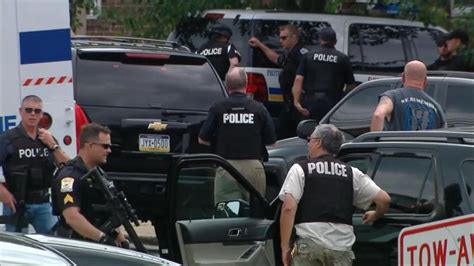 Video Cop Shot 7 Times In Incident Near Philadelphia Abc News