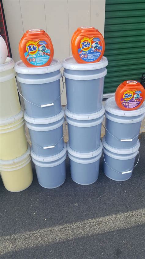 5 Gallon Buckets Laundry Detergent And Fabric Softener For Sale In St