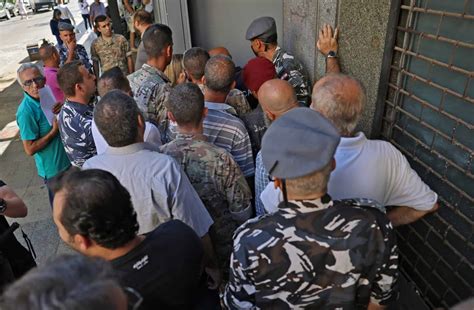 Anger Rife As Lebanese Banks Reopen After Weeklong Closure Trends Mena