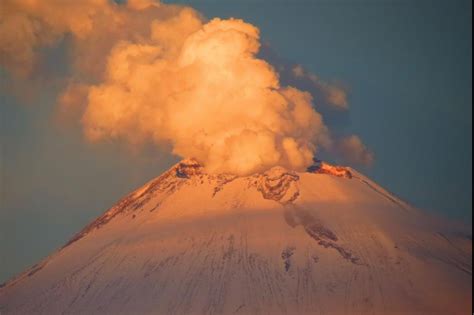 Watch Mexico City Eyes Steaming Volcano Popocatepetl