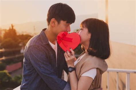 15 Cara Ciuman Bibir Yang Benar Romantis Dan Mesra