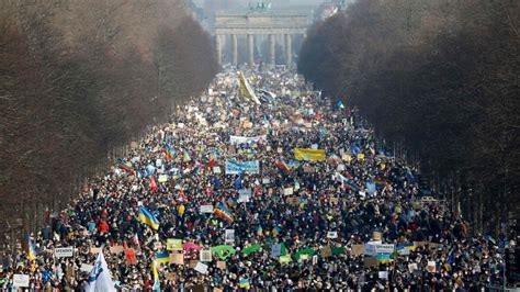 Demo in Berlin: Große Friedensdemo für die Ukraine am 27.02.2022