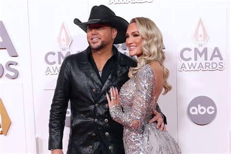 Jason Aldeans Wife Brittany Praises Fans For Standing By Singer During