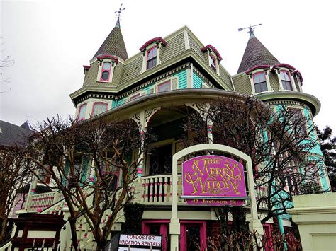 the merry widow rooming house in cape may new jersey photograph by linda stern