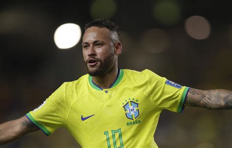 neymar passes pelé as brazil s all time men s top goal scorer top news headlines latest