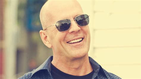 Popular Actor Bruce Willis Wallpapers And Images Wallpapers Pictures
